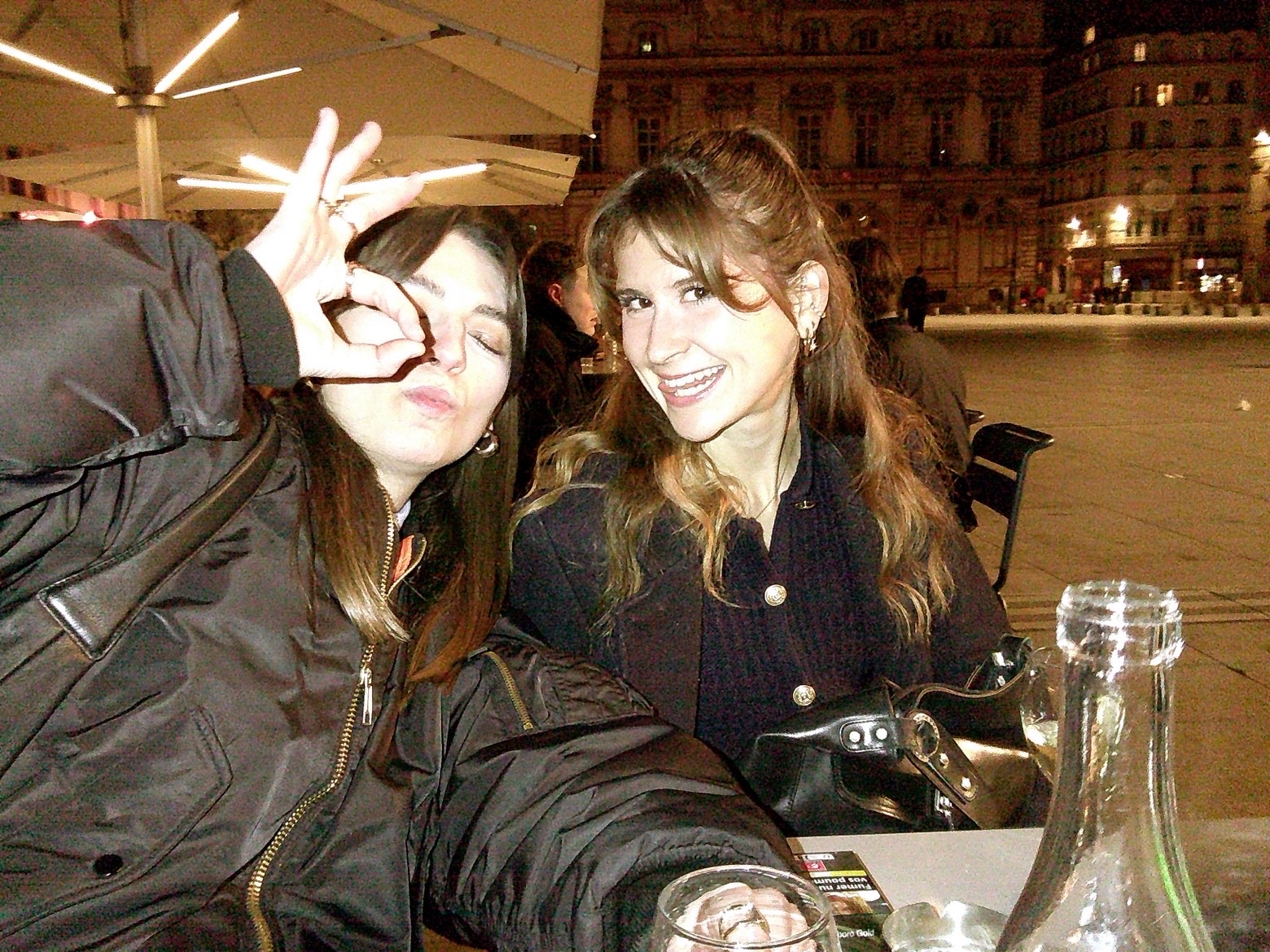 Marie et Judith photographiées au flash avec Lumely Vintage